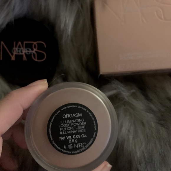 NARS Illuminating power (loose powder highlight) - Picture 3 of 3